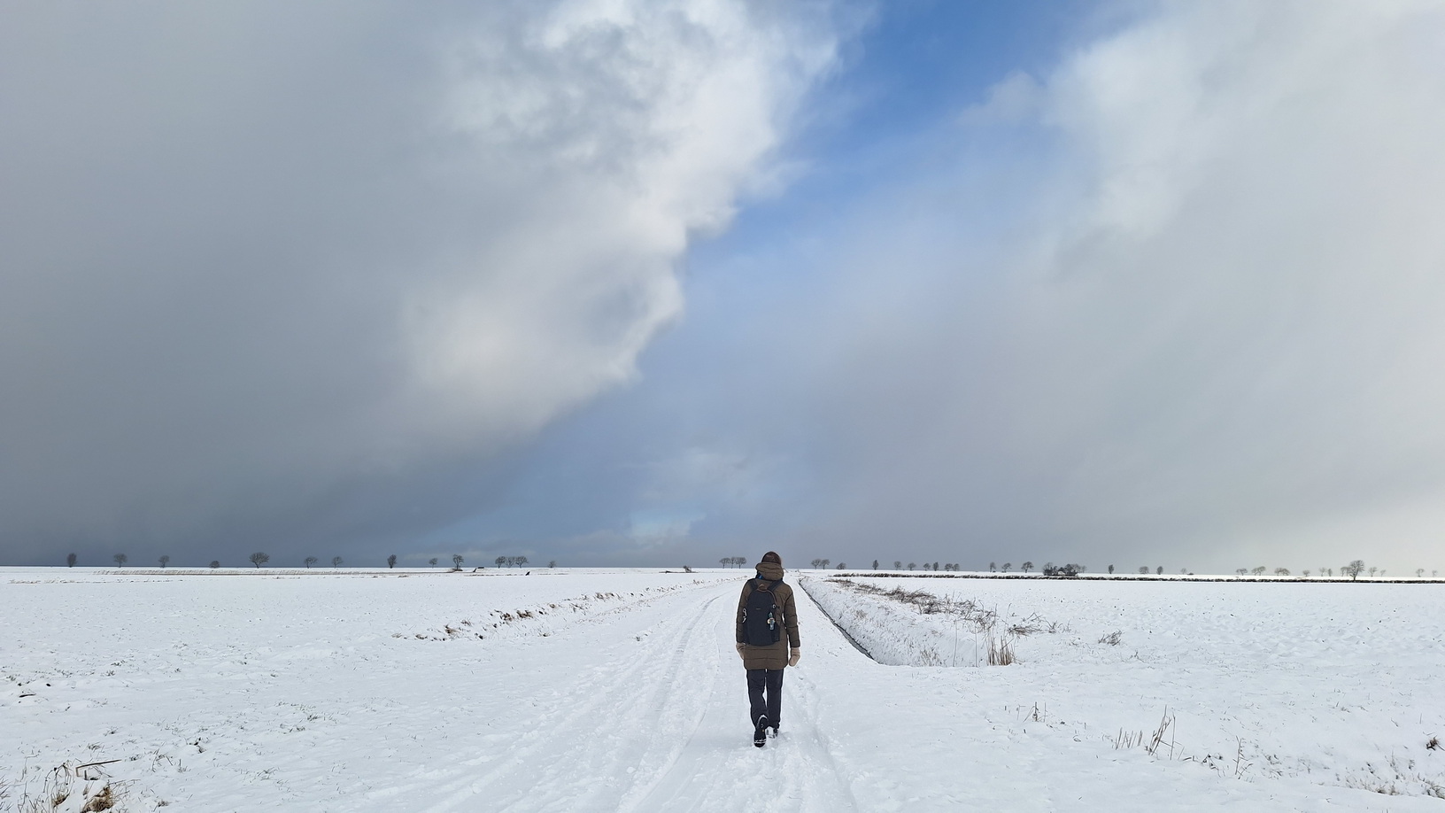 Esther in de natuur in Groningen